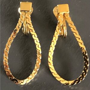 Vintage Monet Goldtone Teardrop Clip-On Earrings - 1980’s - Beautiful shine!